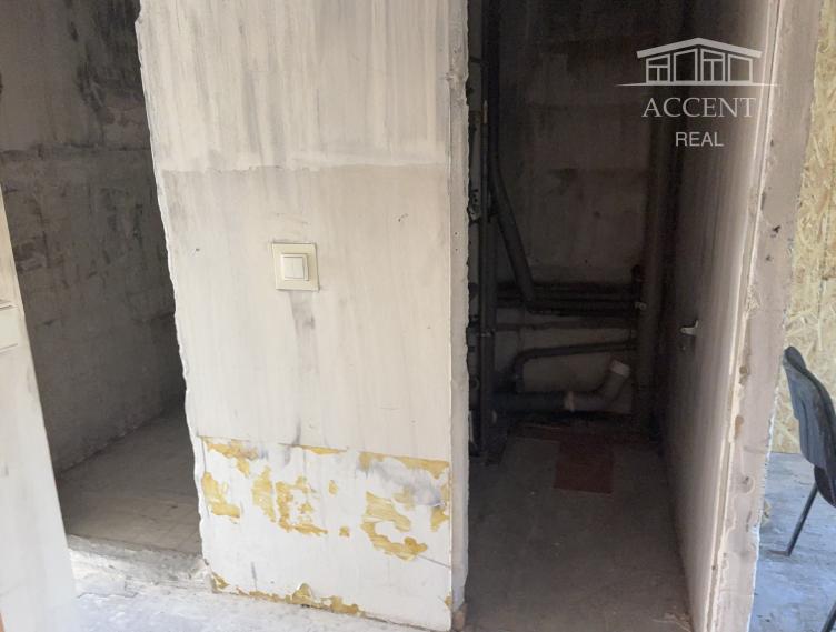 VEĽMI PEKNÝ 3IZBOVÝ BYT S BALKÓNOM A PIVNICOU (68) PETRŽALKA - GESSAYOVA  ULICA