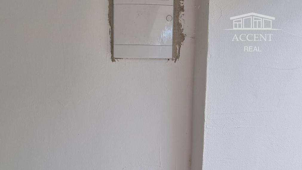 PREDAJ KOMPLETNE ZREKONŠTRUOVANEJ  GARÁŽE NA HANÁCKEJ ULICI V RUŽINOVE