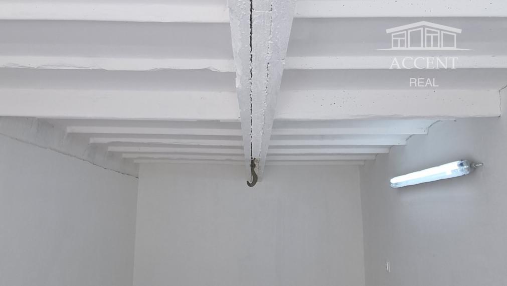 PREDAJ KOMPLETNE ZREKONŠTRUOVANEJ  GARÁŽE NA HANÁCKEJ ULICI V RUŽINOVE