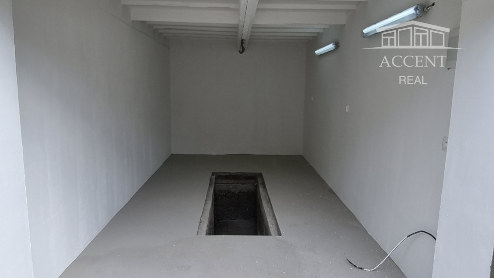 PREDAJ KOMPLETNE ZREKONŠTRUOVANEJ  GARÁŽE NA HANÁCKEJ ULICI V RUŽINOVE