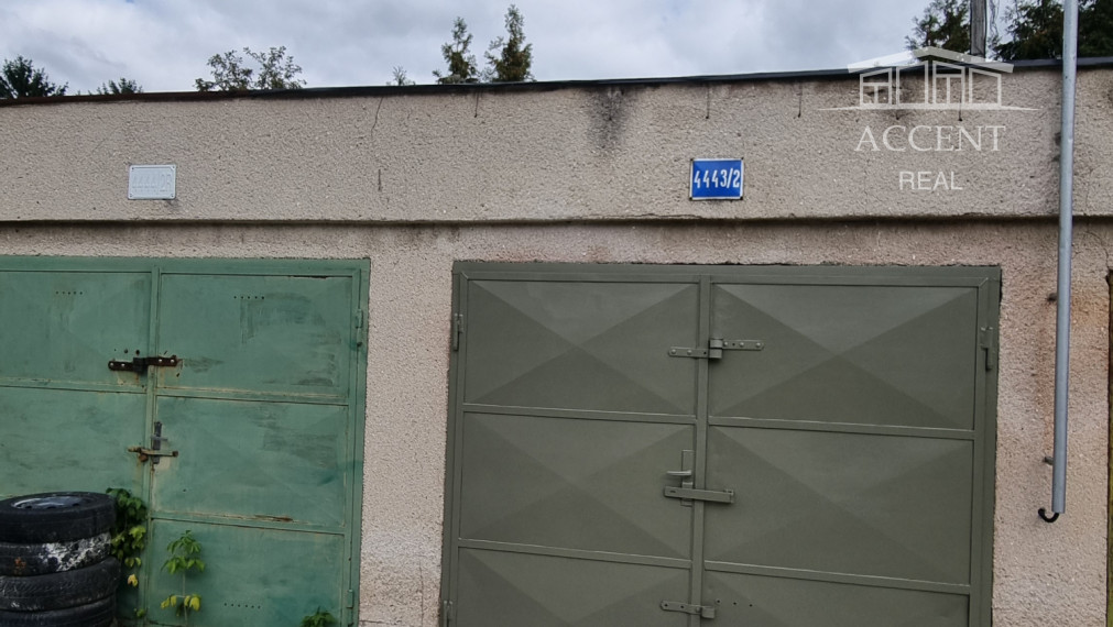PREDAJ KOMPLETNE ZREKONŠTRUOVANEJ  GARÁŽE NA HANÁCKEJ ULICI V RUŽINOVE