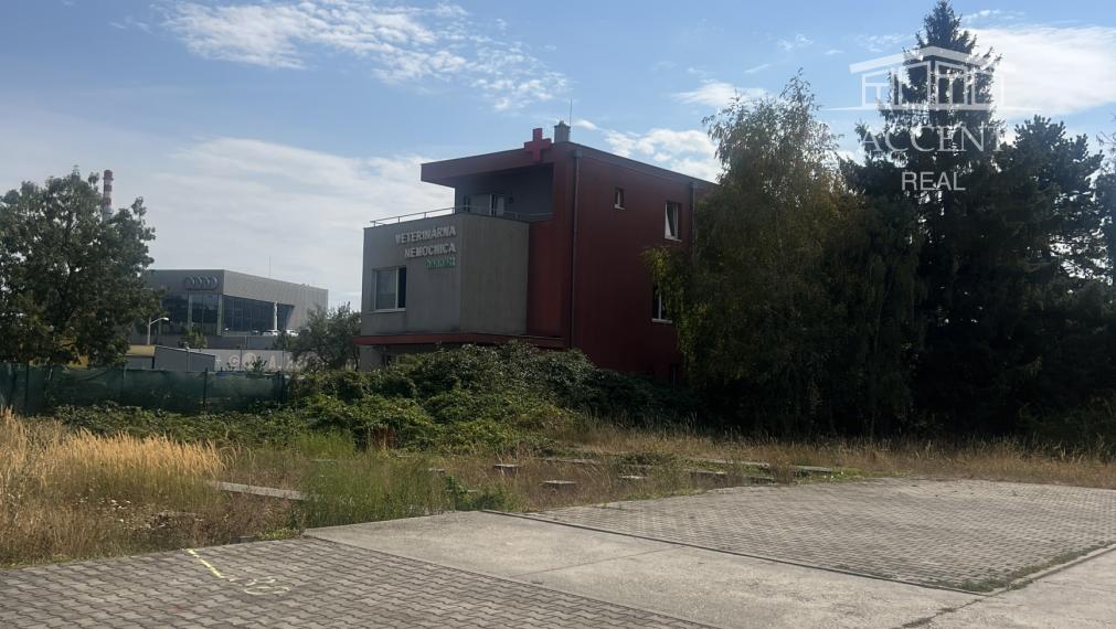 STAVEBNÝ POZEMOK  2597M2 - ZMIEŠANÁ ZÓNA - LAMAČSKÁ CESTA