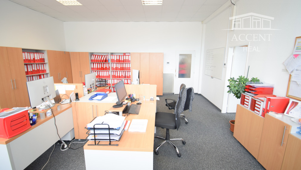 OBCHODNÉ PRIESTORY S VÝKLADOM A S KANCELÁRIAMI  NA FREKVENTOVANEJ ULICI (173 m2) IVANSKÁ CESTA