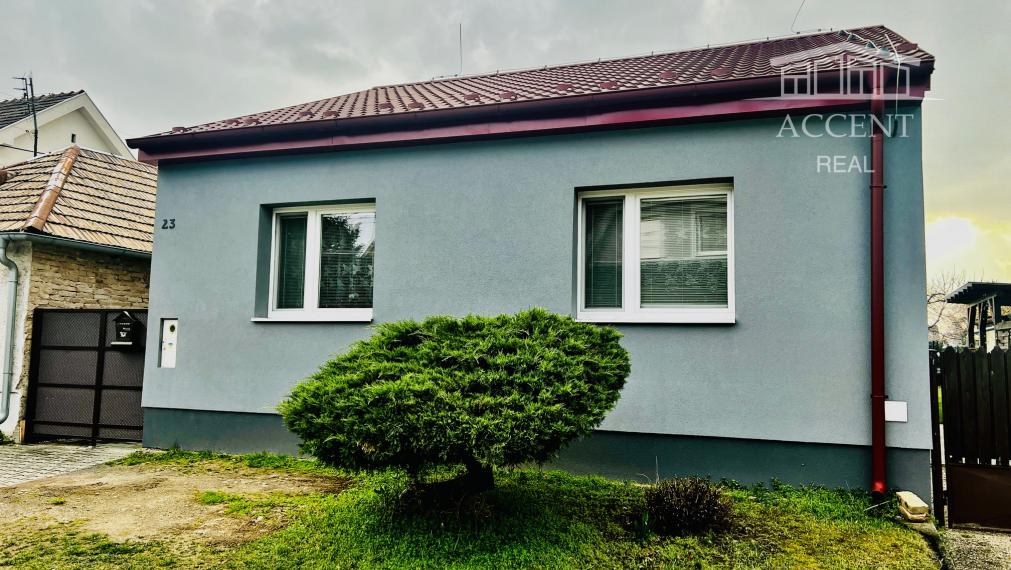 RODINNÝ DOM V CENTRE IVÁNKY PRI DUNAJI- FARNIANSKA UL. (POZEMOK 416M2)