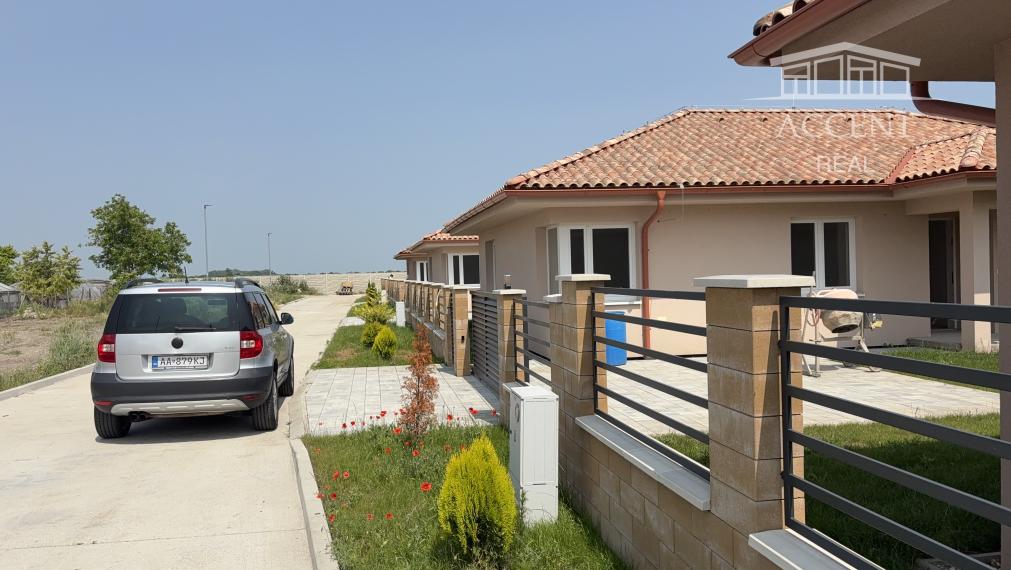 KVALITNÁ NOVOSTAVBA V ŠTANDARDE- SAMOSTATNE STOJACE RODINNÉ DOMY (140M2) S VEĽKÝMI POZEMKAMI