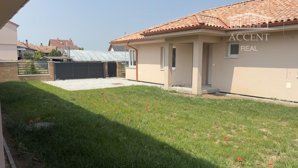 KVALITNÁ NOVOSTAVBA V ŠTANDARDE- SAMOSTATNE STOJACE RODINNÉ DOMY (140M2) S VEĽKÝMI POZEMKAMI