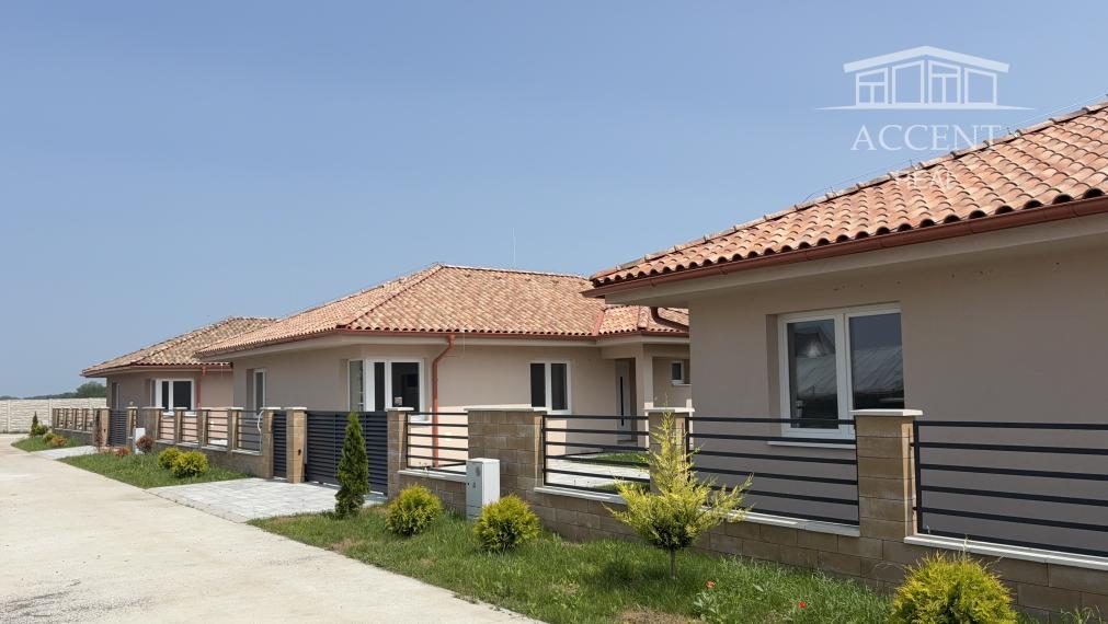 KVALITNÁ NOVOSTAVBA V ŠTANDARDE- SAMOSTATNE STOJACE RODINNÉ DOMY (140M2) S VEĽKÝMI POZEMKAMI