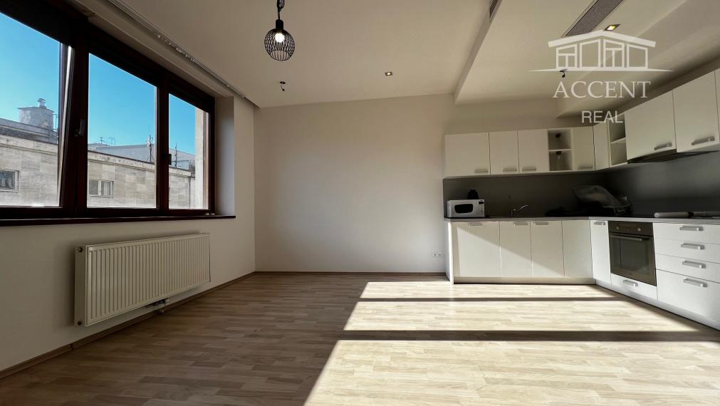 LUKRATÍVNY 3-IZBOVÝ BYT (91M2) S BALKÓNOM A S 2 KÚPEĽŇAMI NA PEŠEJ ZÓNE - LAURINSKÁ (VSTUP AJ Z GORKÉHO)