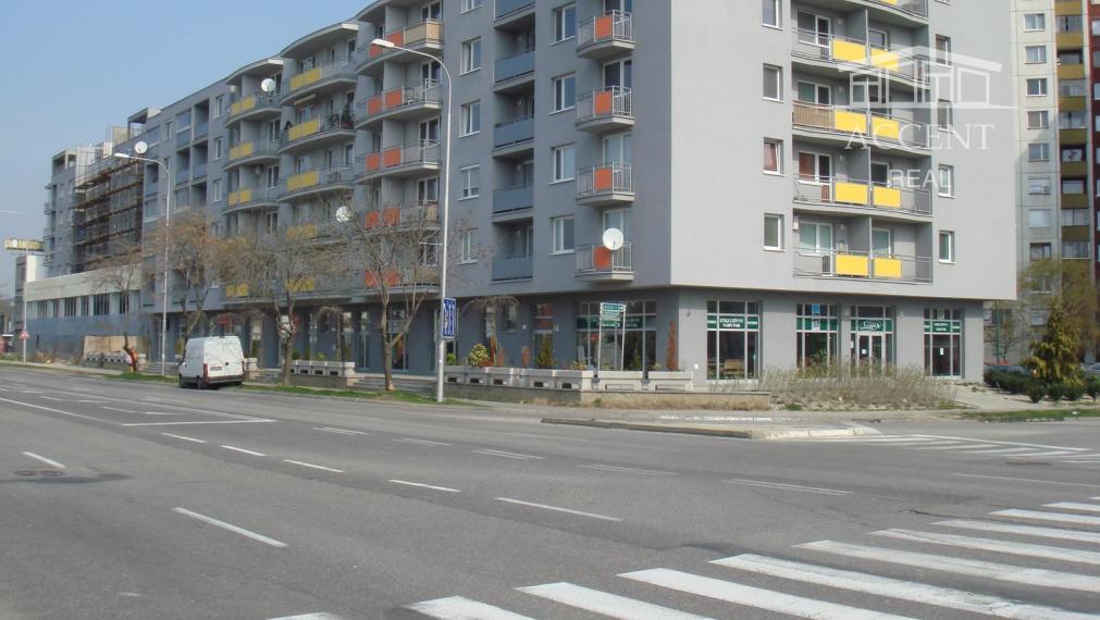 MULTIFUNKČNÝ NEBYTOVÝ PRIESTOR (180M2) V NOVOSTAVBE NA FREKVENTOVANEJ RUSOVSKEJ CESTE - ZAČIATOK PETRŽALKY