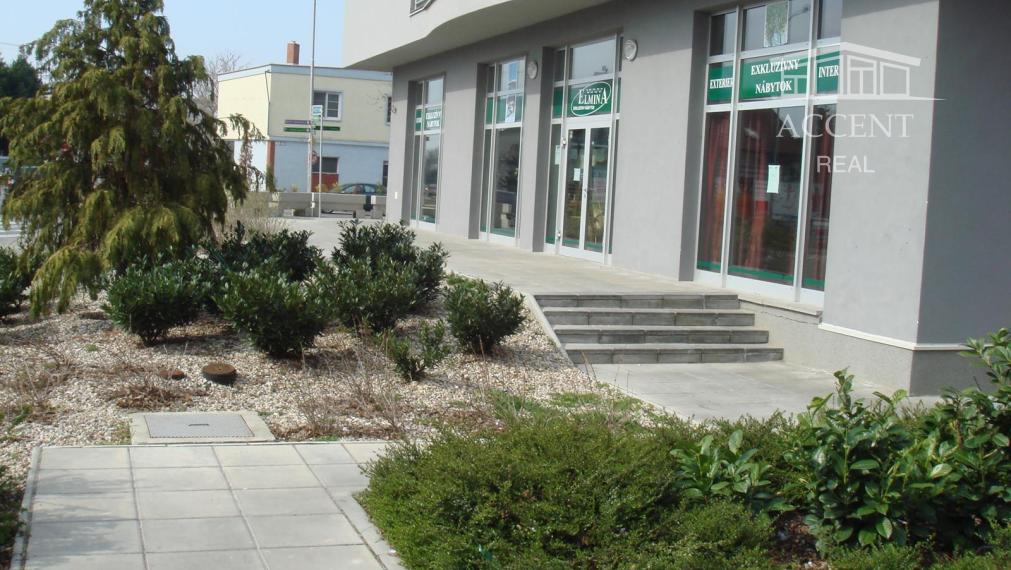 MULTIFUNKČNÝ NEBYTOVÝ PRIESTOR (180M2) V NOVOSTAVBE NA FREKVENTOVANEJ RUSOVSKEJ CESTE - ZAČIATOK PETRŽALKY