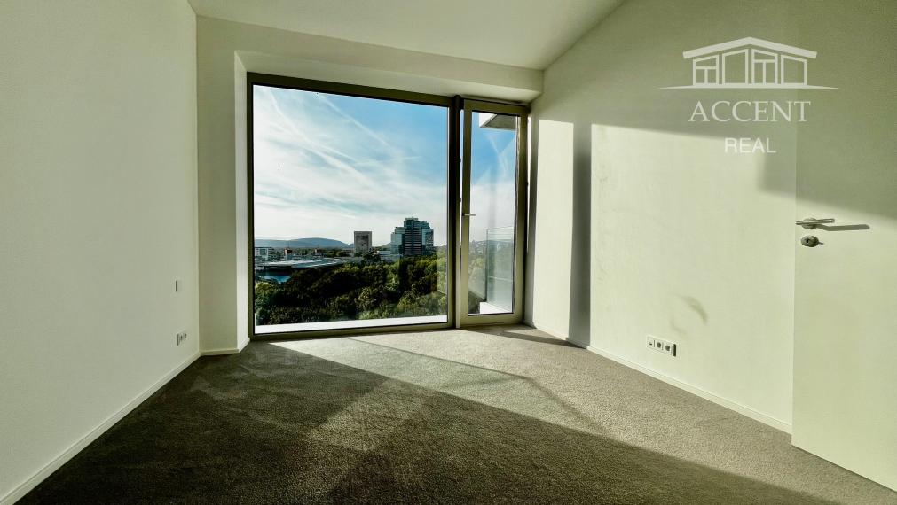 NADŠTANDARDNÝ  BYT NA 12. POSCHODÍ V NOVOSTAVBE LIGET PRI DUNAJI S PANORAMATICKÝM VÝHĽADOM NA MESTO - 2 PARKOVACIE MIESTA