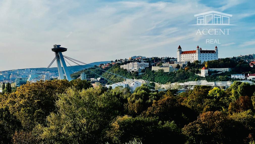 NADŠTANDARDNÝ  BYT NA 12. POSCHODÍ V NOVOSTAVBE LIGET PRI DUNAJI S PANORAMATICKÝM VÝHĽADOM NA MESTO - 2 PARKOVACIE MIESTA