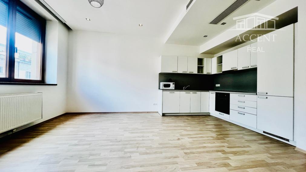 REZERVOVANÉ -  LUKRATÍVNY KLIMATIZOVANÝ  3-IZBOVÝ BYT (91M2) S BALKÓNOM A S 2 KÚPEĽŇAMI V EXKLUZÍVNOM CITY GATE NA PEŠEJ ZÓNE -GORKÉHO/LAURINSKÁ