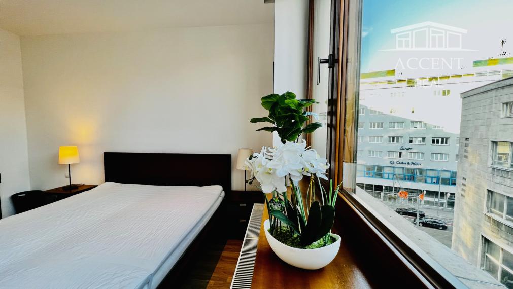 REZERVOVANÉ -  LUKRATÍVNY KLIMATIZOVANÝ  3-IZBOVÝ BYT (91M2) S BALKÓNOM A S 2 KÚPEĽŇAMI V EXKLUZÍVNOM CITY GATE NA PEŠEJ ZÓNE -GORKÉHO/LAURINSKÁ