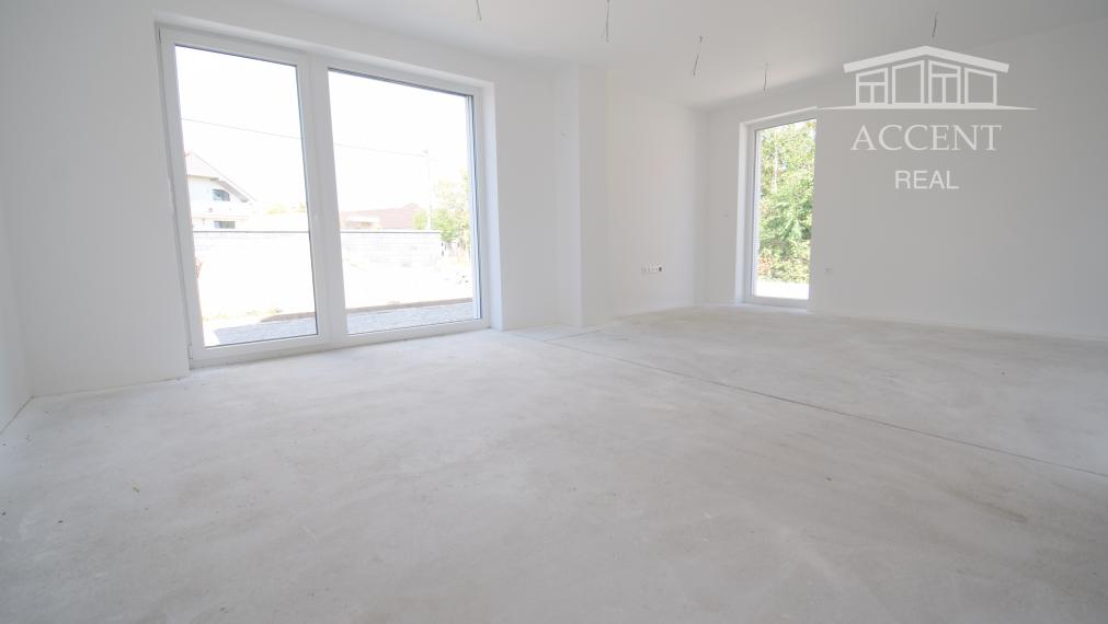 SAMOSTATNE STOJACI 4-IZBOVÝ BUNGALOV(126M2)  V KRÁĽOVEJ PRI SENCI - MOŽNOSŤ DOKONČENIA DO ŠTANDARDU VRÁTANE KUCHYNE