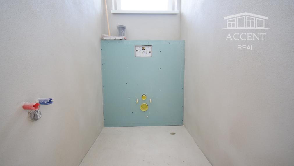 SAMOSTATNE STOJACI 4-IZBOVÝ BUNGALOV(126M2)  V KRÁĽOVEJ PRI SENCI - MOŽNOSŤ DOKONČENIA DO ŠTANDARDU VRÁTANE KUCHYNE