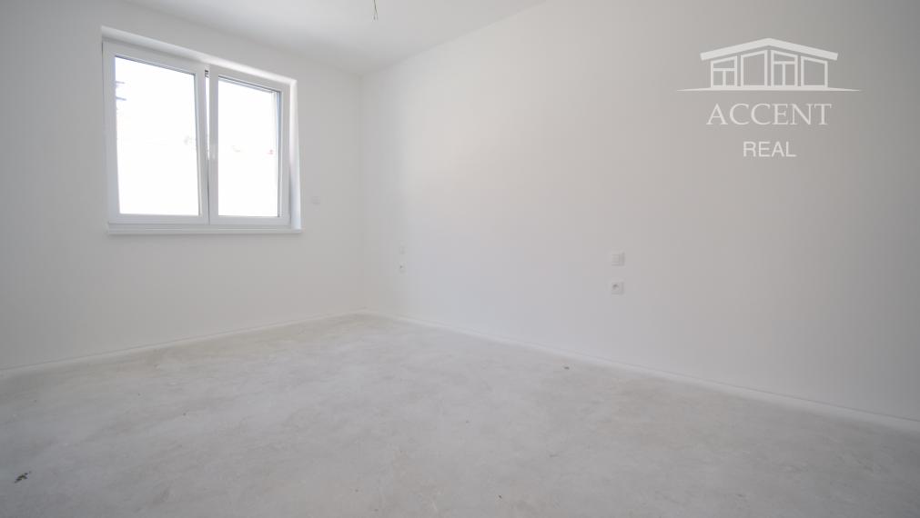 SAMOSTATNE STOJACI 4-IZBOVÝ BUNGALOV(126M2)  V KRÁĽOVEJ PRI SENCI - MOŽNOSŤ DOKONČENIA DO ŠTANDARDU VRÁTANE KUCHYNE