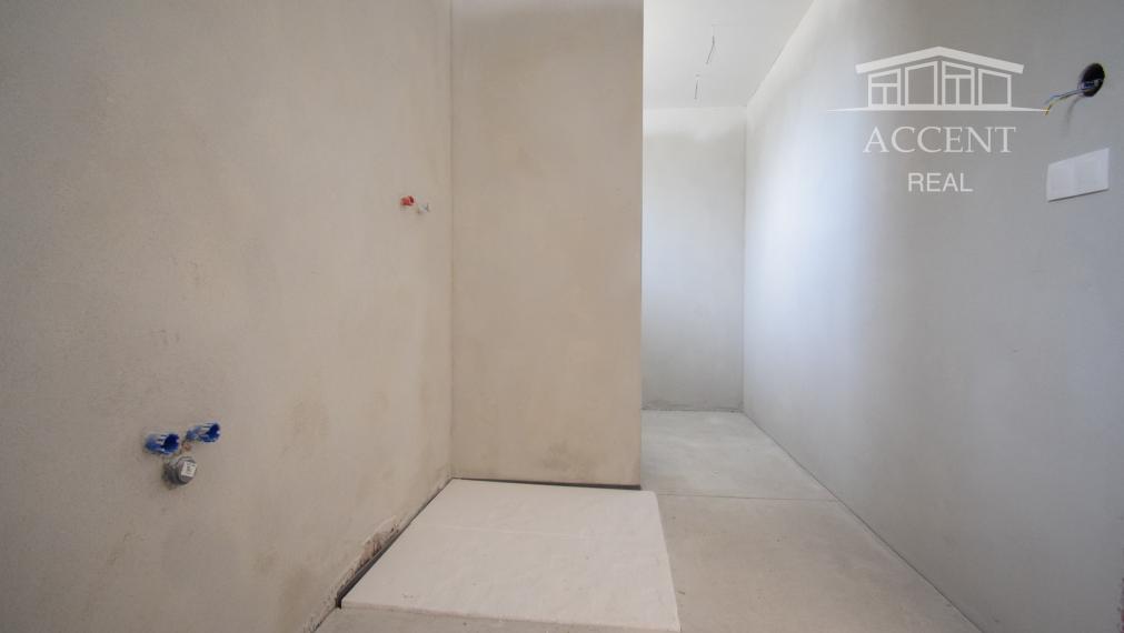 SAMOSTATNE STOJACI 4-IZBOVÝ BUNGALOV(126M2)  V KRÁĽOVEJ PRI SENCI - MOŽNOSŤ DOKONČENIA DO ŠTANDARDU VRÁTANE KUCHYNE