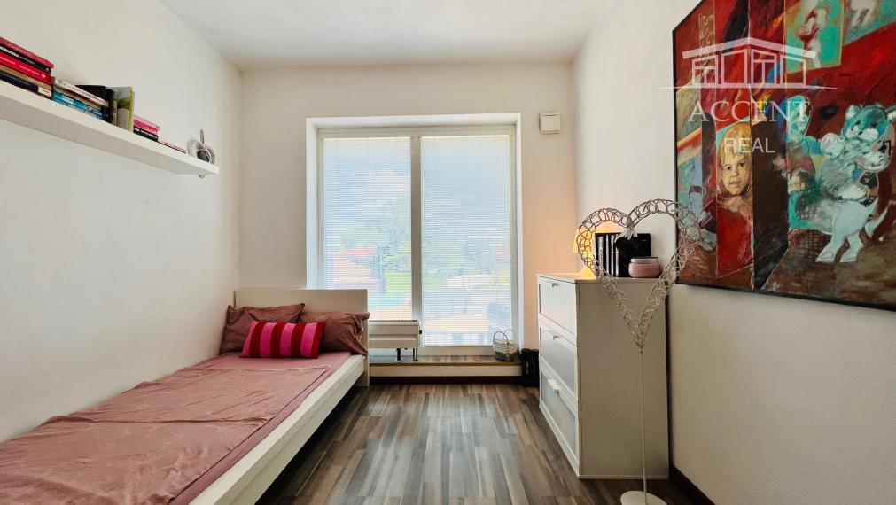 NÍZKOENERGETICKÝ 6-IZBOVÝ DOM (200M2) S GARÁŽOU - ZÁLESIE