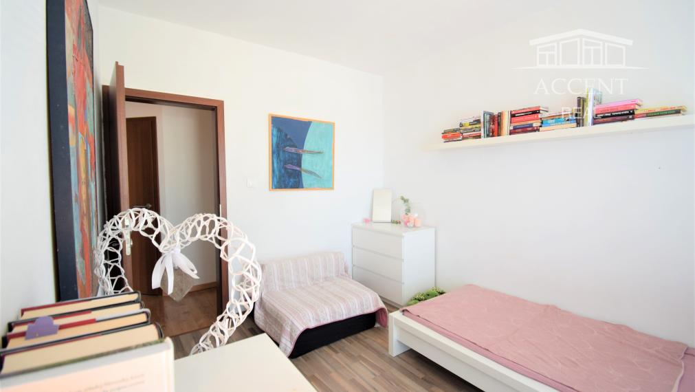 NÍZKOENERGETICKÝ 6-IZBOVÝ DOM (200M2) S GARÁŽOU - ZÁLESIE