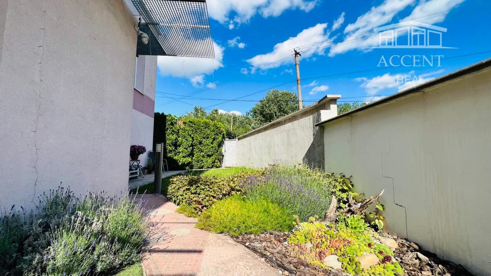 NÍZKOENERGETICKÝ 6-IZBOVÝ DOM (200M2) S GARÁŽOU - ZÁLESIE