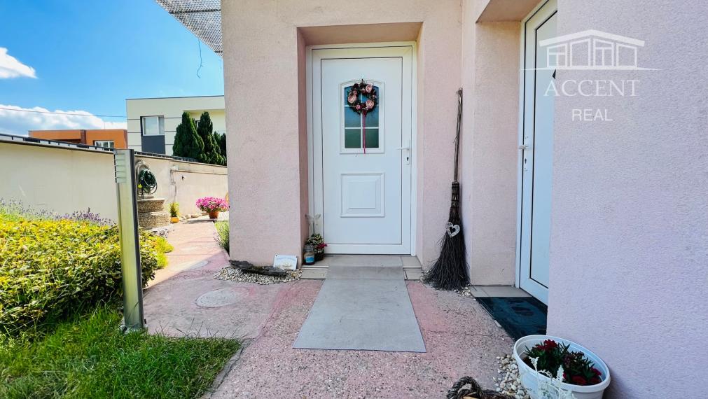 NÍZKOENERGETICKÝ 6-IZBOVÝ DOM (200M2) S GARÁŽOU - ZÁLESIE