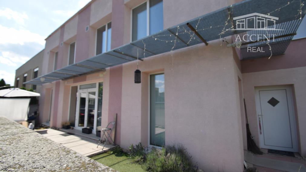 NÍZKOENERGETICKÝ 6-IZBOVÝ DOM (200M2) S GARÁŽOU - ZÁLESIE