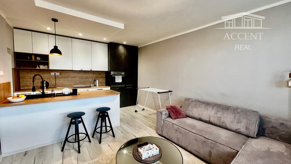 PRENÁJOM VEĽMI PEKNÉHO KLIMATIZOVANÉHO 1,5 IZBOVÉHO BYTU NA MESAČNEJ ULICI V RUŽINOVE