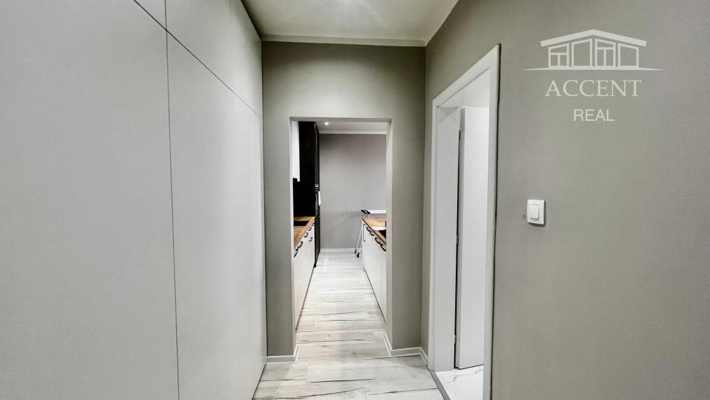 PRENÁJOM VEĽMI PEKNÉHO KLIMATIZOVANÉHO 1,5 IZBOVÉHO BYTU NA MESAČNEJ ULICI V RUŽINOVE