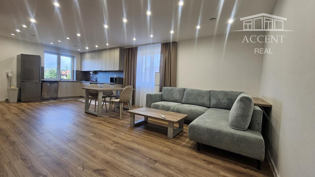 PRIESTRANNÝ 3-IZBOVÝ BYT S PARKOVANIM A PIVNICOU(78M2) v Rodinnom dome - PASIENKOVA ULICA