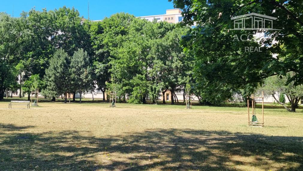 PREDAJ KOMPLETNE ZREKONŠTRUOVANÉHO 3 IZBOVÉHO BYTU V RUŽINOVE VO VÝBORNEJ LOKALITE PLNEJ ZELENE