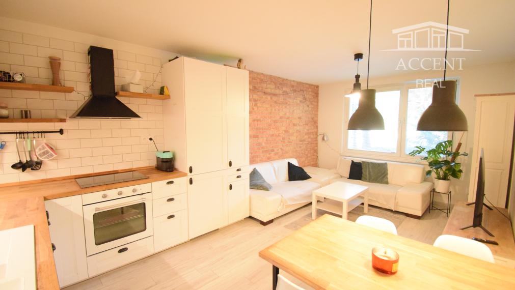 PREDAJ KOMPLETNE ZREKONŠTRUOVANÉHO 3 IZBOVÉHO BYTU V RUŽINOVE VO VÝBORNEJ LOKALITE PLNEJ ZELENE