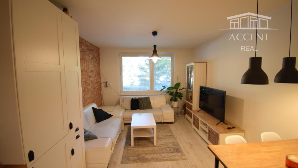 PREDAJ KOMPLETNE ZREKONŠTRUOVANÉHO 3 IZBOVÉHO BYTU V RUŽINOVE VO VÝBORNEJ LOKALITE PLNEJ ZELENE