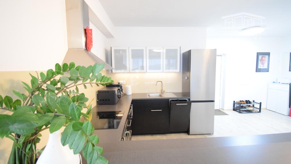 PRENÁJOM KRÁSNEJ A PRIESTRANNEJ  2 -  IZBOVEJ NOVOSTAVBY S PODZEMNÝM PARKOVACÍM MIESTOM