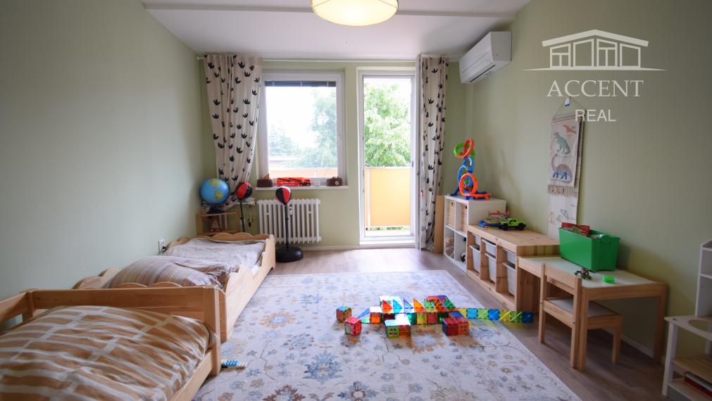 PRIPRAVUJEME PRE VÁS - PREDAJ KOMPLETNE ZREKONŠTRUOVANÉHO 3 IZBOVÉHO BYTU (70 M2)V RUŽINOVE VO VÝBORNEJ LOKALITE PLNEJ ZELENE