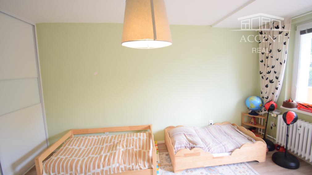 PRIPRAVUJEME PRE VÁS - PREDAJ KOMPLETNE ZREKONŠTRUOVANÉHO 3 IZBOVÉHO BYTU (70 M2)V RUŽINOVE VO VÝBORNEJ LOKALITE PLNEJ ZELENE