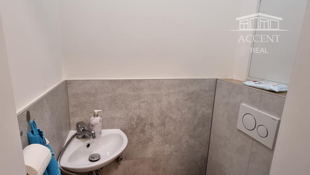 PRIPRAVUJEME PRE VÁS - PREDAJ KOMPLETNE ZREKONŠTRUOVANÉHO 3 IZBOVÉHO BYTU (70 M2)V RUŽINOVE VO VÝBORNEJ LOKALITE PLNEJ ZELENE