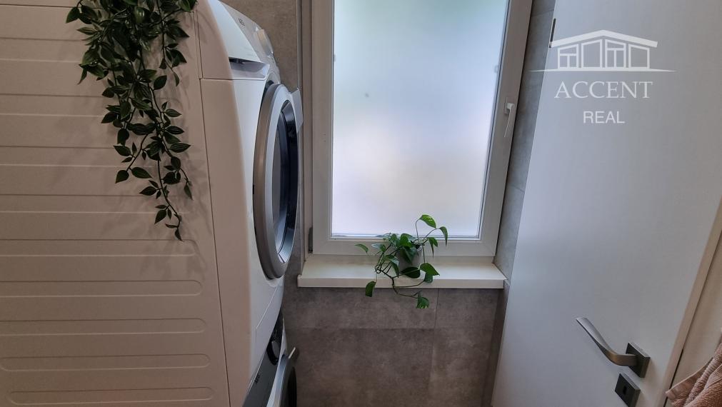 PRIPRAVUJEME PRE VÁS - PREDAJ KOMPLETNE ZREKONŠTRUOVANÉHO 3 IZBOVÉHO BYTU (70 M2)V RUŽINOVE VO VÝBORNEJ LOKALITE PLNEJ ZELENE