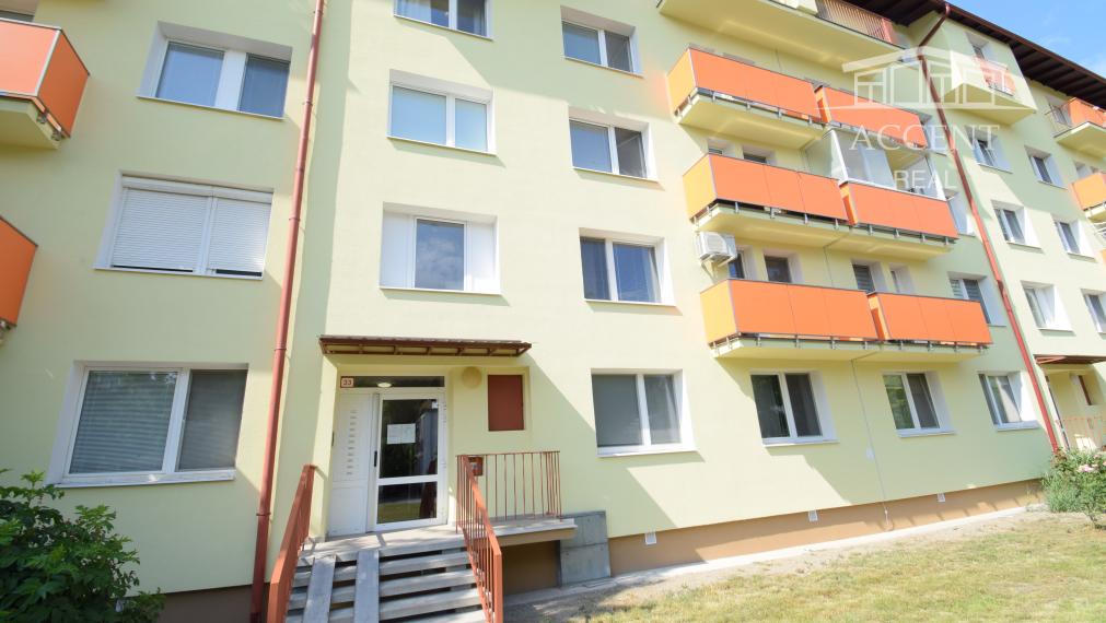 PRIPRAVUJEME PRE VÁS - PREDAJ KOMPLETNE ZREKONŠTRUOVANÉHO 3 IZBOVÉHO BYTU (70 M2)V RUŽINOVE VO VÝBORNEJ LOKALITE PLNEJ ZELENE