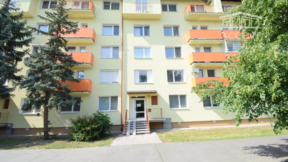 PRIPRAVUJEME PRE VÁS - PREDAJ KOMPLETNE ZREKONŠTRUOVANÉHO 3 IZBOVÉHO BYTU (70 M2)V RUŽINOVE VO VÝBORNEJ LOKALITE PLNEJ ZELENE