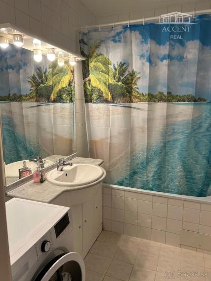 PRIESTRANNÝ 2-IZBOVÝ BYT S BALKÓNOM A PIVNICOU(57M2) - DVOJKRÍŽNA ULICA