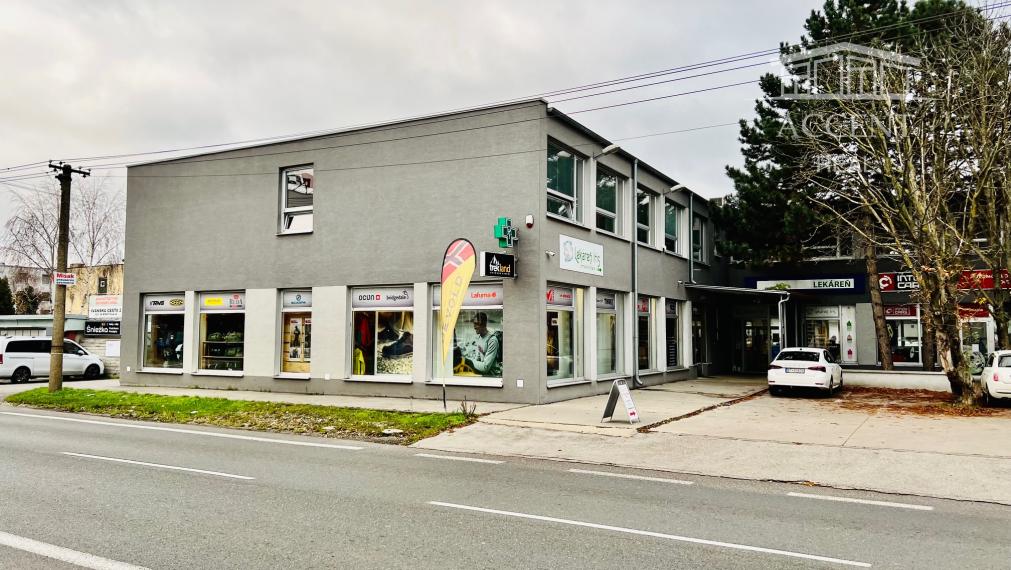 OBCHODNÉ PRIESTORY S KANCELÁRIAMI  NA FREKVENTOVANEJ ULICI (44 m2) IVANSKÁ CESTA