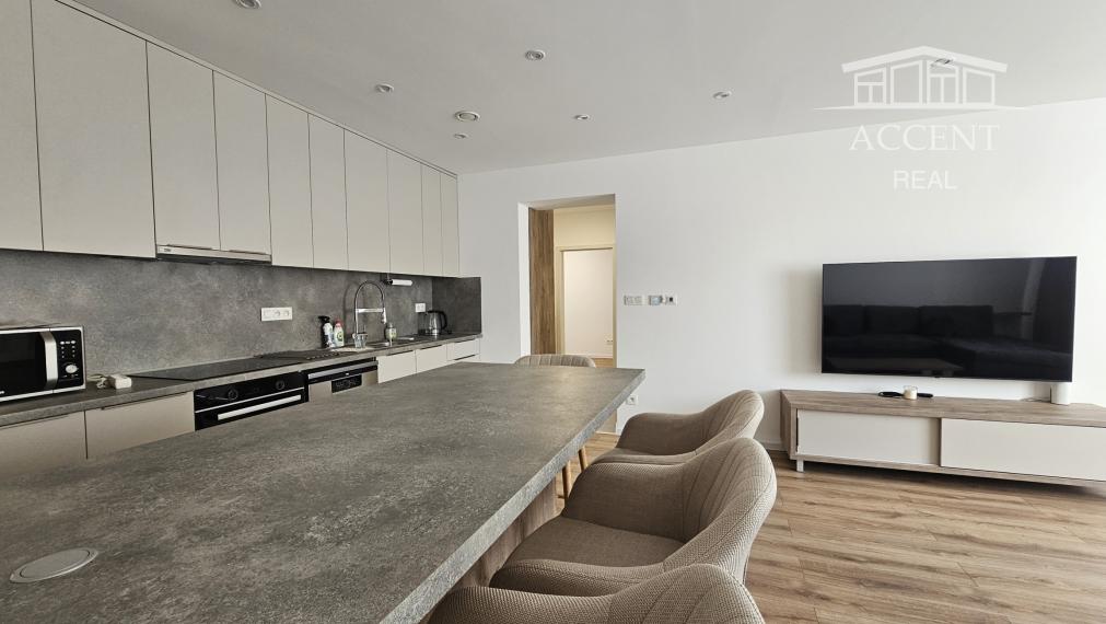 PRIESTRANNÝ, ÚPLNE NOVÝ  3-IZBOVÝ BYT S PARKOVANÍM A PIVNICOU(83M2) - PASIENKOVÁ ULICA