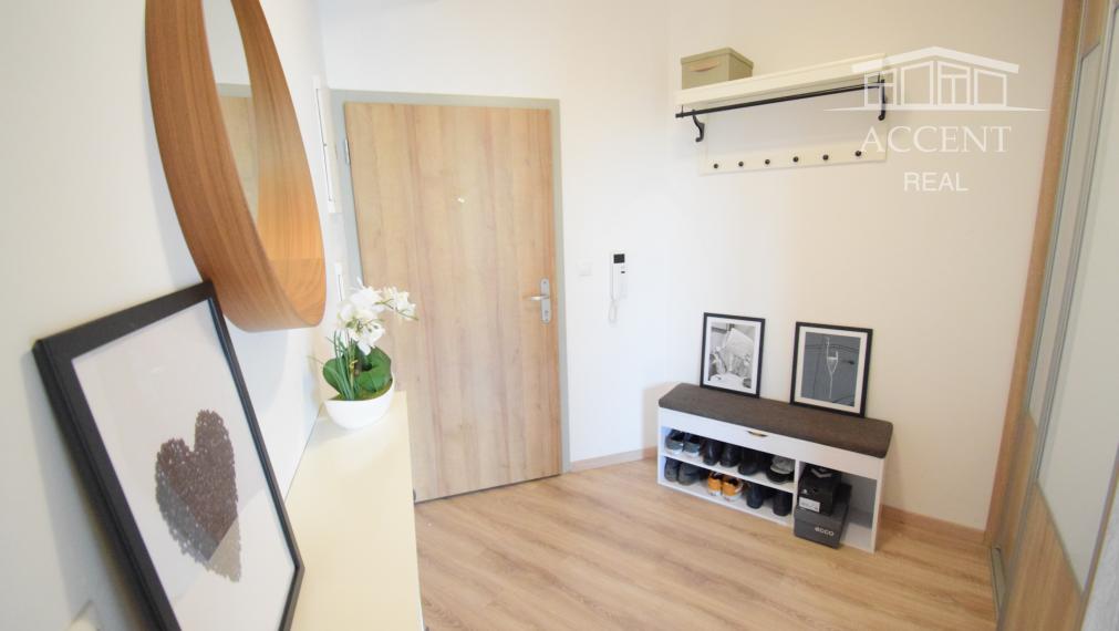 PREDAJ KRÁSNEJ 2 - IZBOVEJ NOVOSTAVBY(84,3M2) S VEĽKOU TERASOU(26,70m2),PARKOVACÍM MIESTOM A PIVNIČNOU KOBKOU