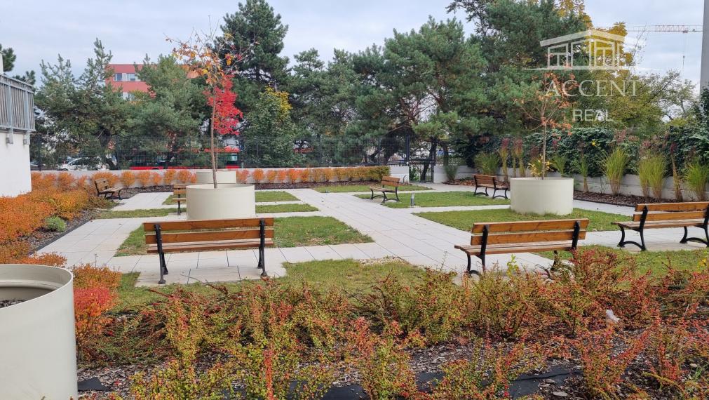 PREDAJ KRÁSNEJ 2 - IZBOVEJ NOVOSTAVBY(84,3M2) S VEĽKOU TERASOU(26,70m2),PARKOVACÍM MIESTOM A PIVNIČNOU KOBKOU