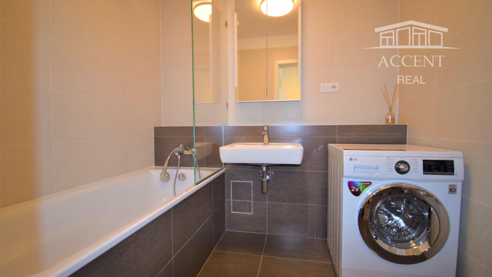 VEĽMI PEKNÝ DVOJIZBOVÝ BYT S KLIMATIZÁCIOU A PARKINGOM(60M2) V NOVOSTAVBE STEIN - STARÉ MESTOMESTO