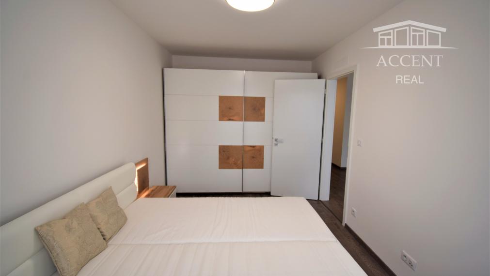 VEĽMI PEKNÝ DVOJIZBOVÝ BYT S KLIMATIZÁCIOU A PARKINGOM(60M2) V NOVOSTAVBE STEIN - STARÉ MESTOMESTO