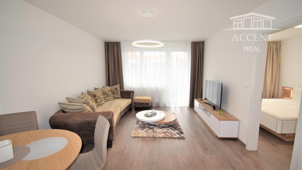 VEĽMI PEKNÝ DVOJIZBOVÝ BYT S KLIMATIZÁCIOU A PARKINGOM(60M2) V NOVOSTAVBE STEIN - STARÉ MESTOMESTO