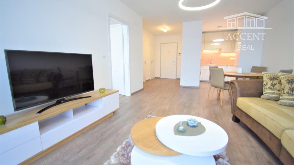 VEĽMI PEKNÝ DVOJIZBOVÝ BYT S KLIMATIZÁCIOU A PARKINGOM(60M2) V NOVOSTAVBE STEIN - STARÉ MESTOMESTO