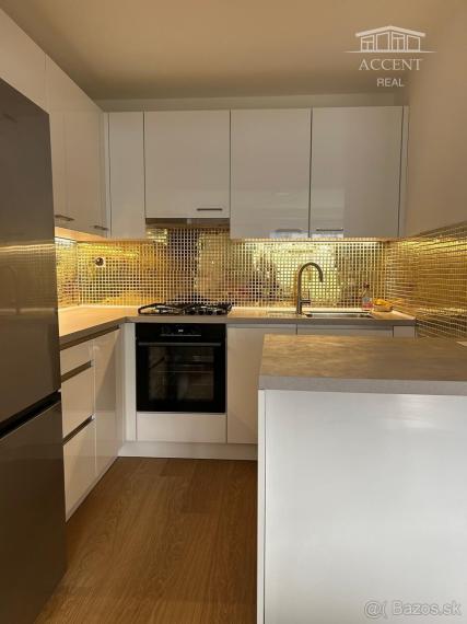 PRIESTRANNÝ 2-IZBOVÝ BYT S BALKÓNOM A PIVNICOU(57M2) - DVOJKRÍŽNA ULICA